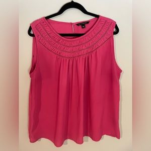 ZAC & RACHEL - pink sleeveless flowy blouse with lovely neckline detail - XL